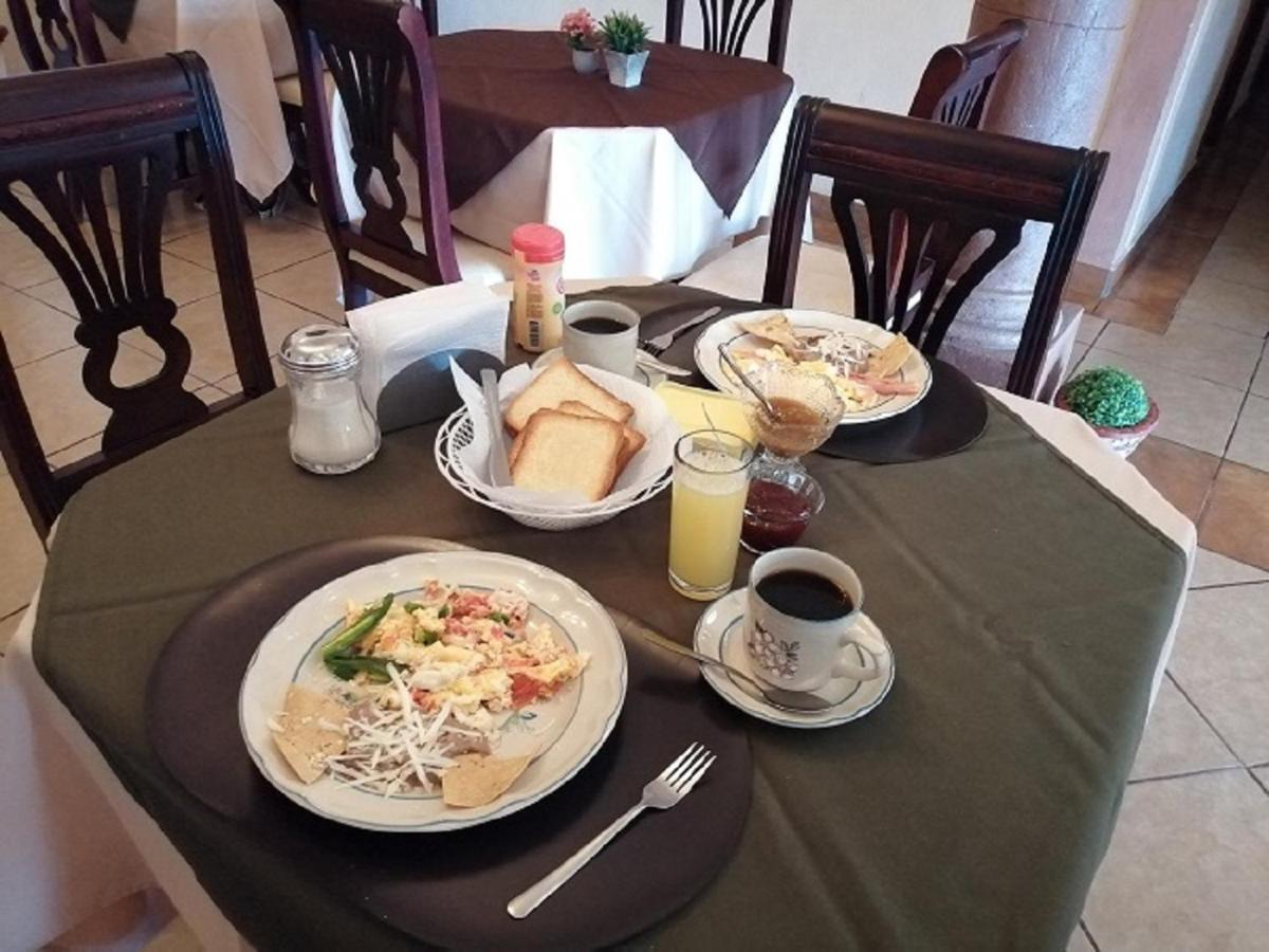 Casa Celia Hotel Restaurante Берналь Экстерьер фото